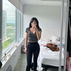 Brandy Melville cropped t shirt